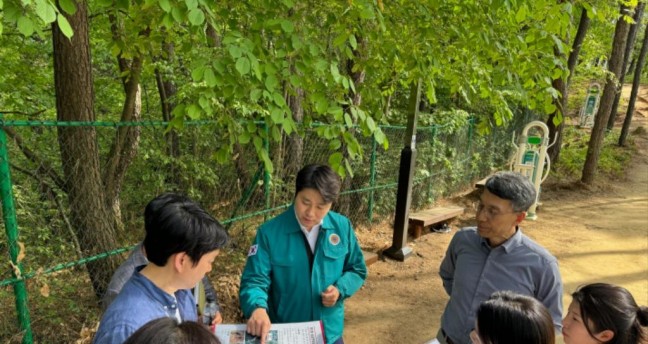 김진오 대전시의원, 버드내중학교 및 복수동 쟁기봉·도마동 월평근린공원 등산로 점검
